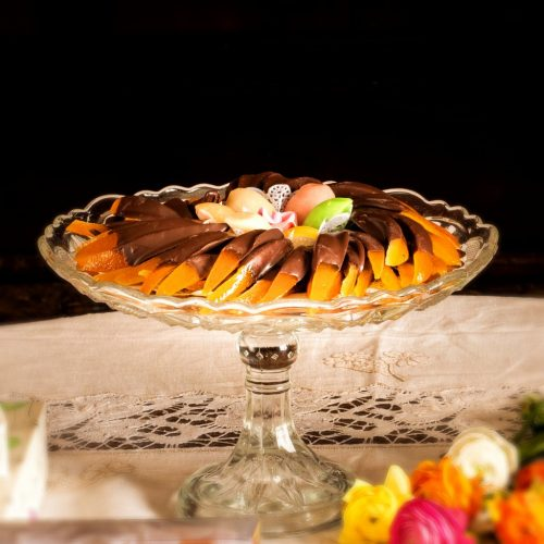 ARANCE RICOP. DI CIOCC. FOND. CON OVETTI PASTA REALE - TONDA 22